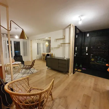 4bd 8 People Within Walking Distance Mountain View Apartment Annecy